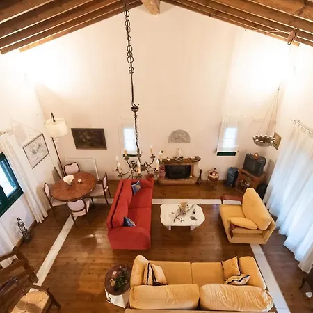 Captain Andrew Private House * Diakopto